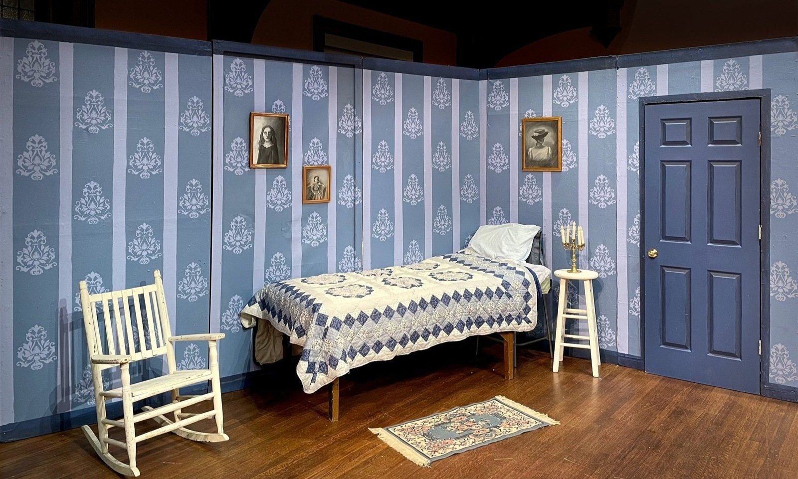Hill House bedroom set